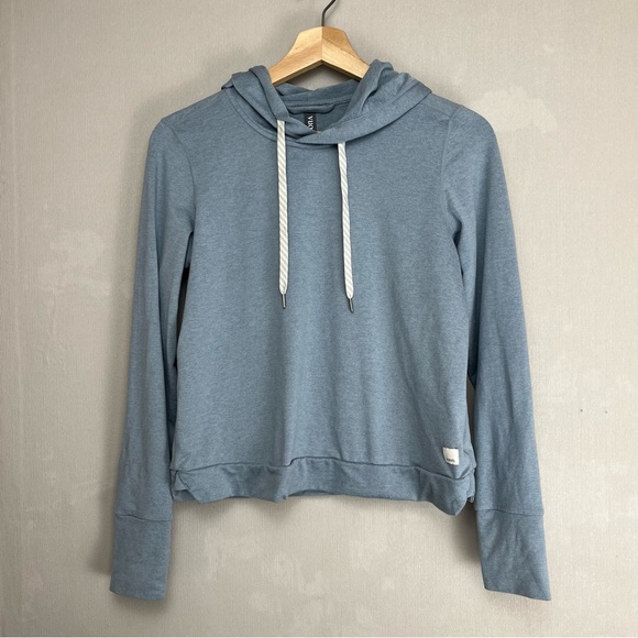Vuori Women's Halo
Essential Cropped Hoodie Light Blue Size XS - Picture 2 of 10